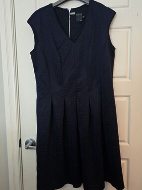 Gabby Skye Navy Blue Textured V-Neck Dress